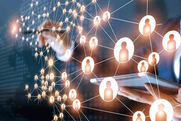 أحد العوامل الرئيسية التي تمكن الدول والشركات من المنافسة بفعالية على الساحة الدولية هو وجود قوة عاملة ذات خبرة دولية.